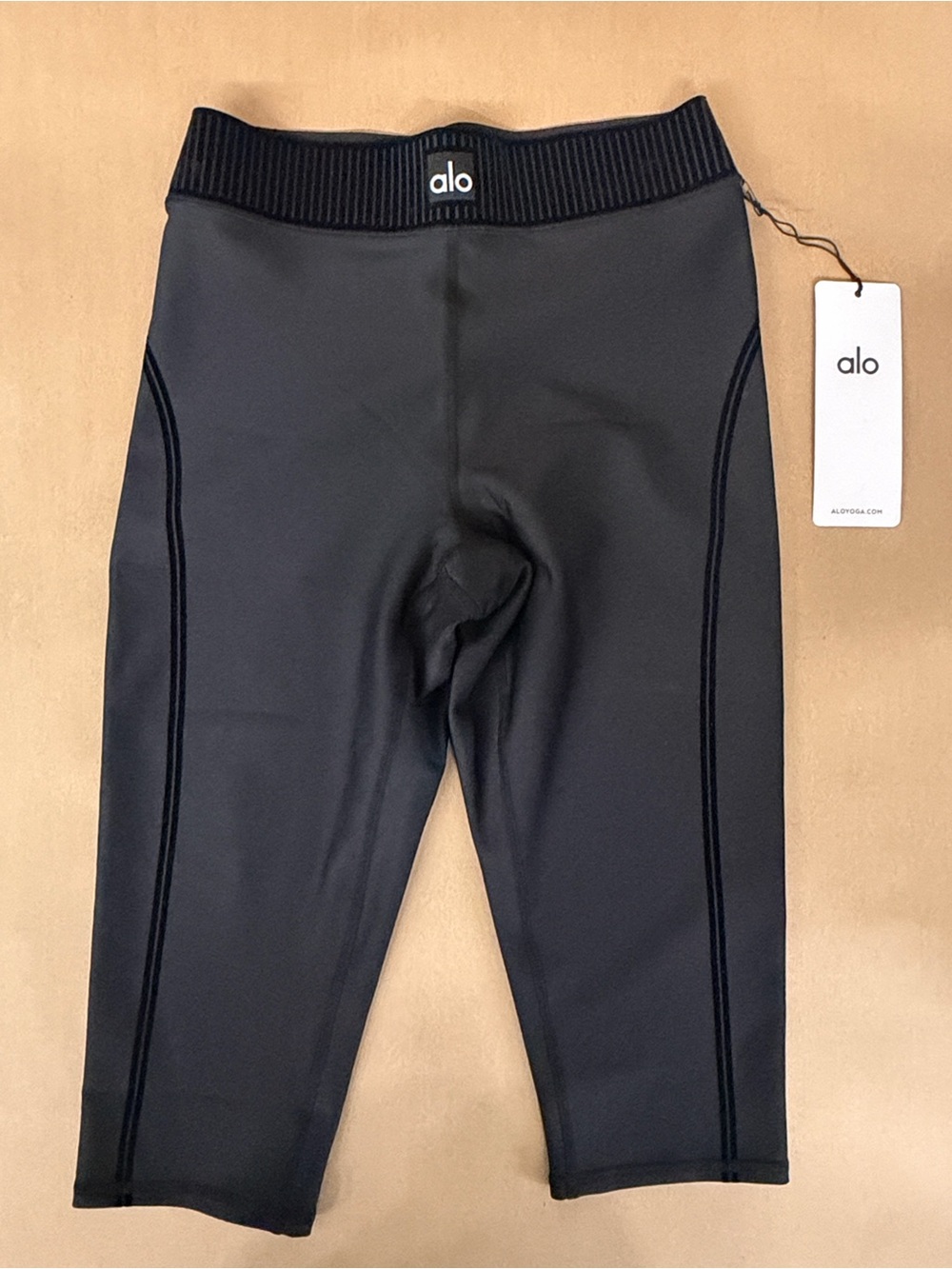 Alo Yoga Airlift High-Waist Line Up Capri